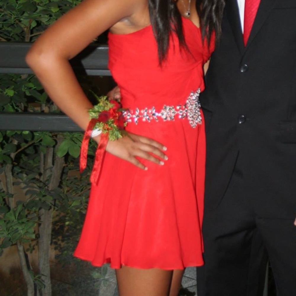 JJ House Prom Dress Formal Dress Short Red Size 0